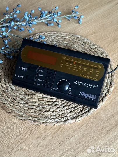 Радио будильник satellite винтажный реквизит