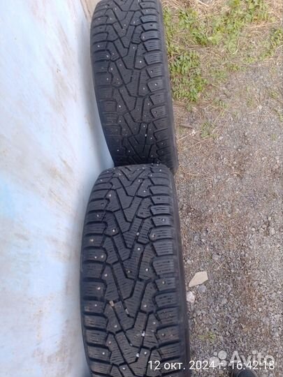 Pirelli Ice Zero 215/55 R17