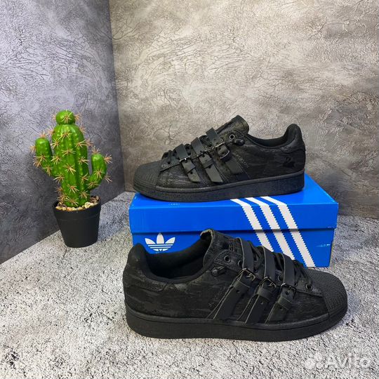 Кроссовки черный Adidas Superstar Ayoon W