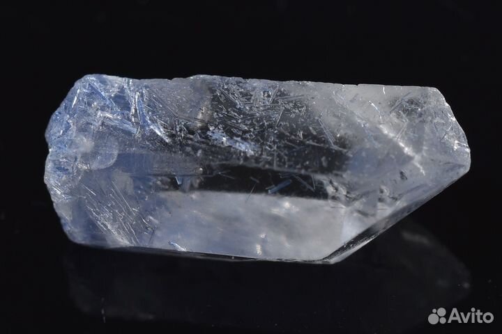 Кварц с дюмортьеритом. Лот №817