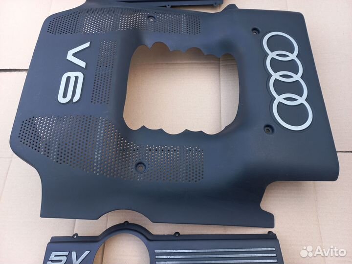 Декоративная крышка двигателя Audi A4 / A6 C5 / A8