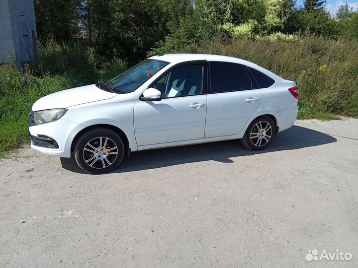 LADA Granta 1.6 МТ, 2019, 80 000 км