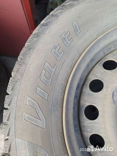 Viatti Brina Nordico V-522 185/70 R14 88T