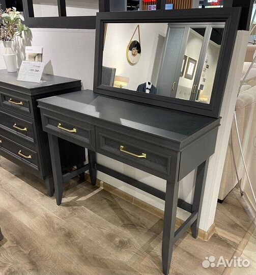 Туалетный столик с зеркалом Орландо, образец