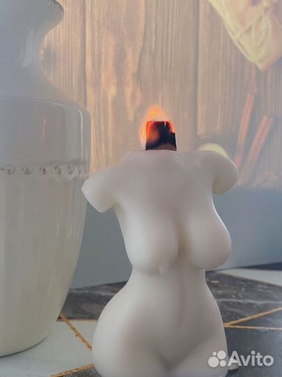 Свеча соевая женский торс