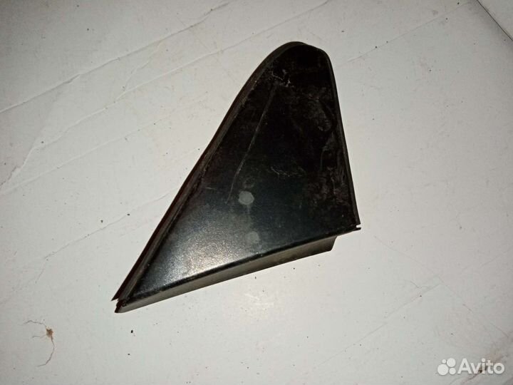 Уголок крыла правый Toyota Ist