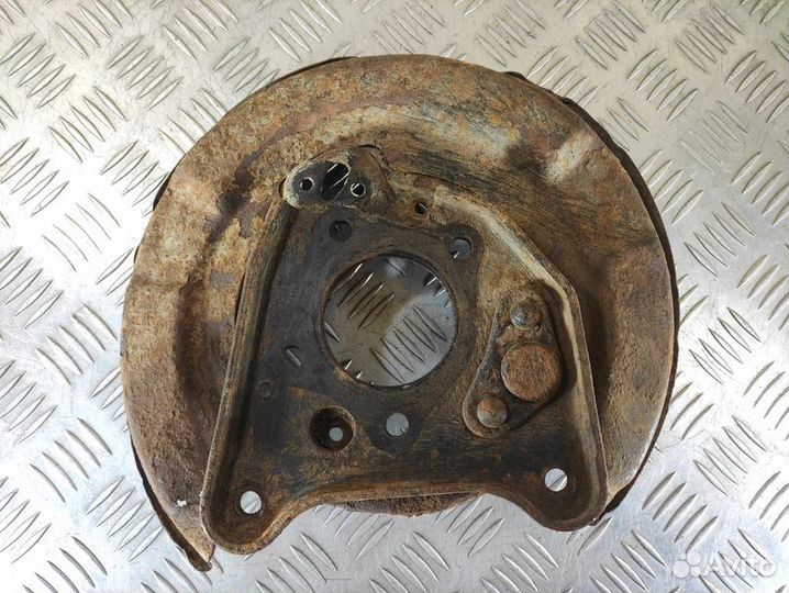 Щит опорный Toyota Camry v10