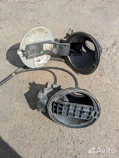 Механизм лючка бензобака ford focus 2