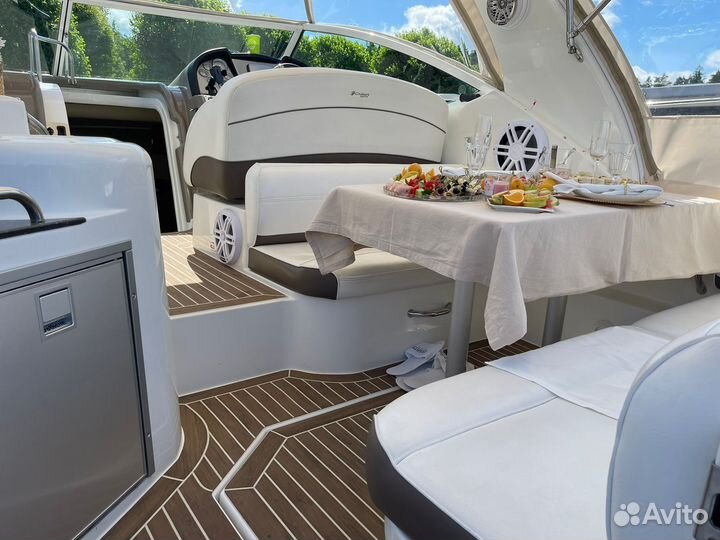 Аренда катера прокат яхты по центру Москвы