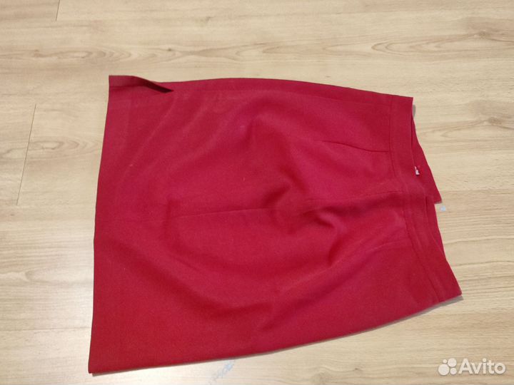 Эффектная красная юбка