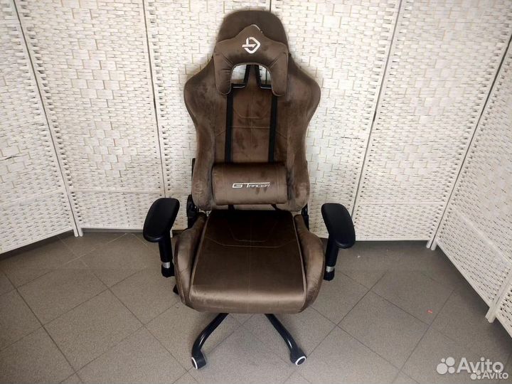 Кресло для игр. Игровое кресло с массажем