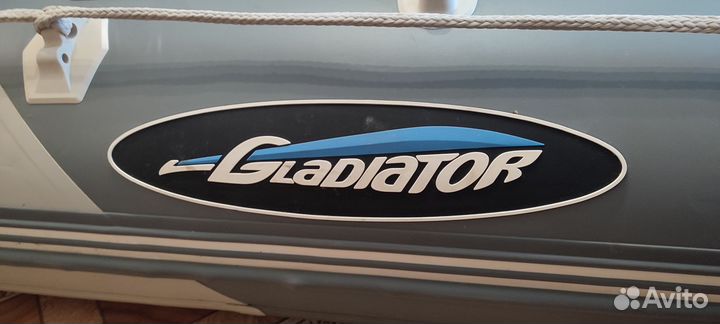 Лодка с мотором