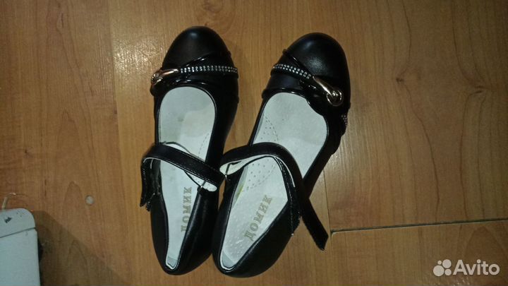 Школьная одежда и обувь на девочку