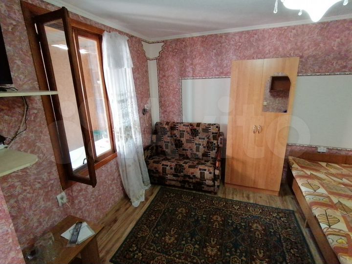 Комната 20 м² в 4-к., 1/2 эт.