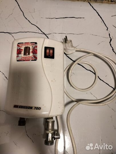 Электроводонагреватель проточный