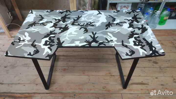 Компьютерный стол игровой