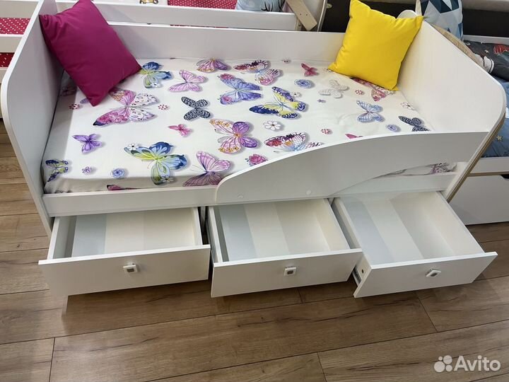 Детская кровать 80х160 с бортиком