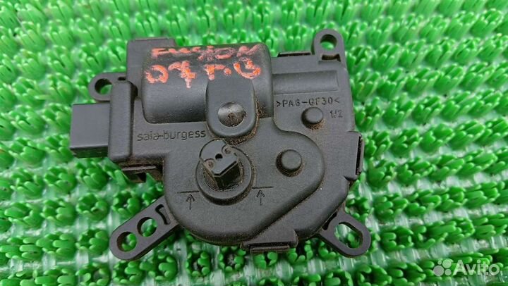 Моторчик заслонки печки Ford Fusion 2002 - 2012 г