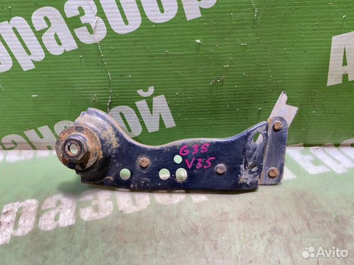 Кронштейн подрамника задний левый Infiniti G35 V35