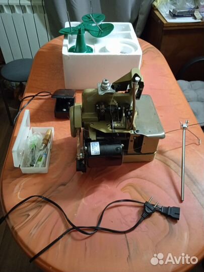 Yamata Оверлок 3 ниточный промышленный