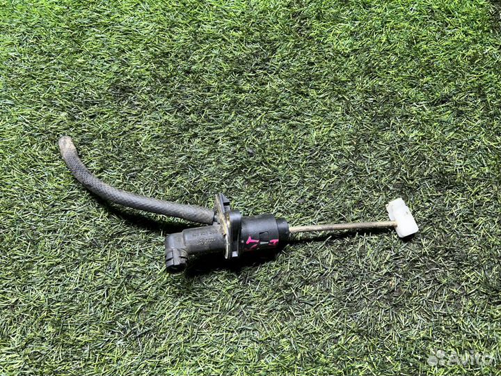 Главный цилиндр сцепления Skoda Octavia