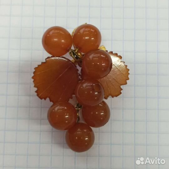 Янтарные броши СССР