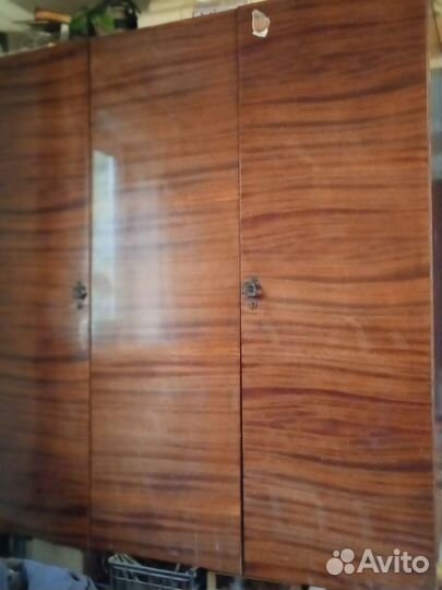 Шифонеры и шкафы бу