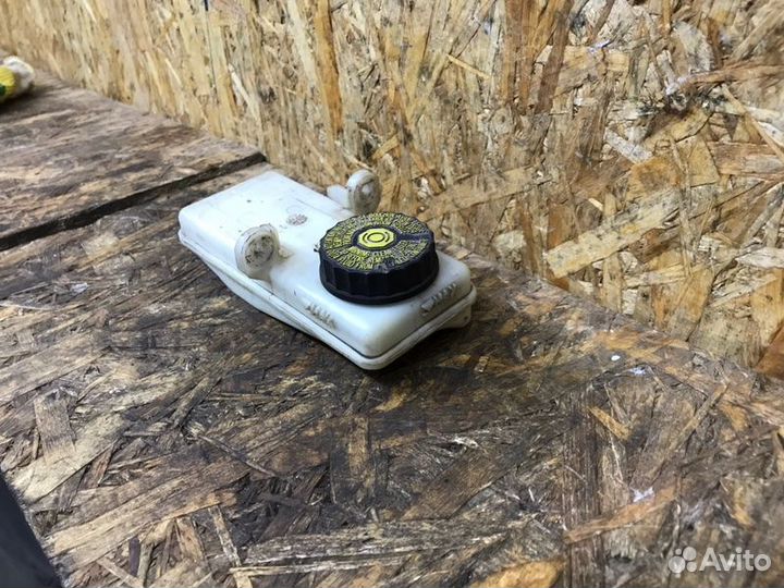 Бачок для тормозной жидкости Citroen C4 хетчбек