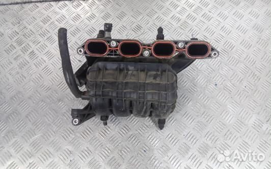 Впускной коллектор бензиновый toyota auris E150 (N