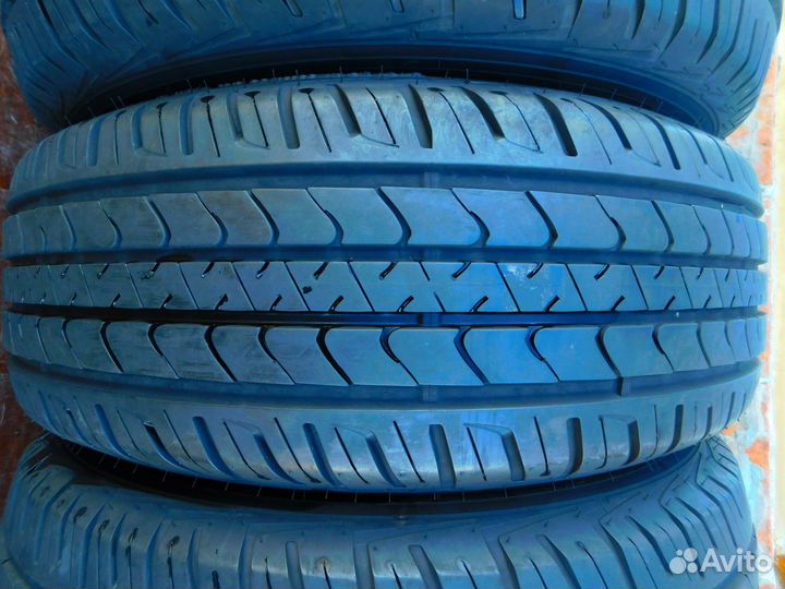 Goodyear EfficientGrip SUV 265/70 R16