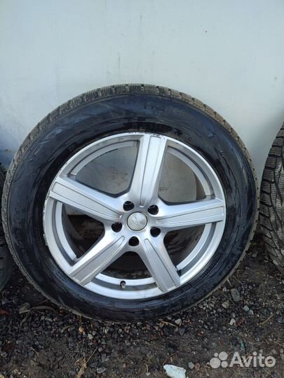 Nokian Tyres Hakkapeliitta R2 SUV 225/60 R18