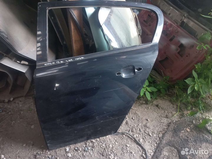 Задняя левая дверь на опель астра н 13года