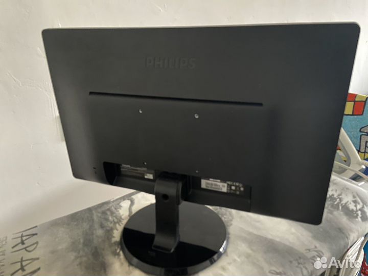 Монитор philips 22