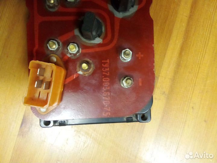 Панель приборов Волга 24