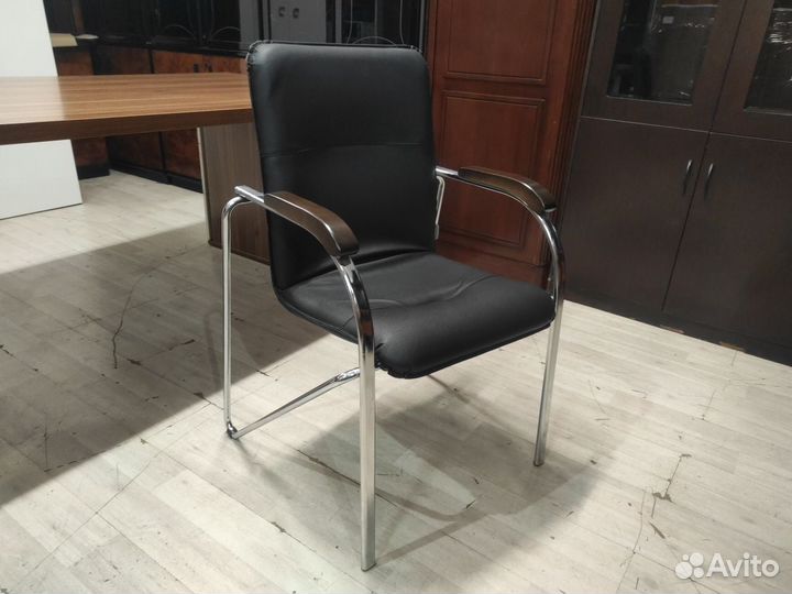 Стул для посетителей Самба Хром (кож.зам). Новый