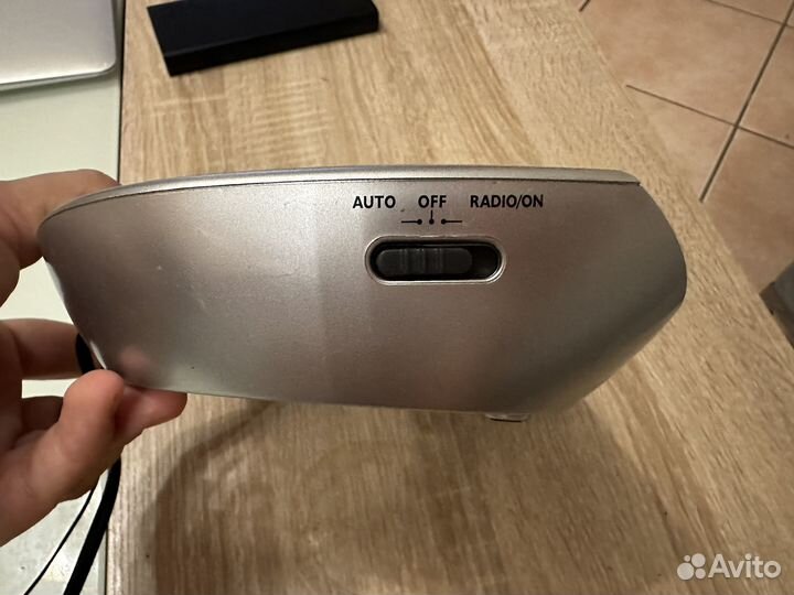 Часы / будильник / радио vitek