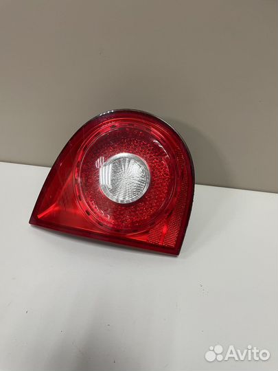 Фонарь в крышку левый Фольксваген Гольф 5