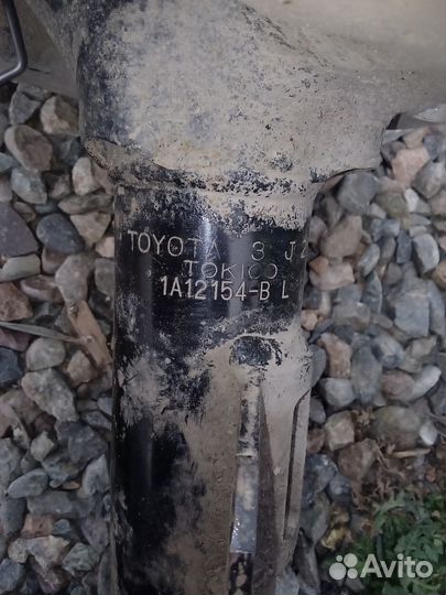 Передние стойки тойота хайлендр-2 2008-2013г