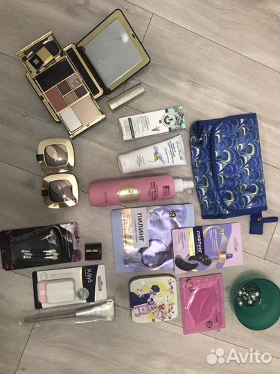 Набор косметики и другое пакетом