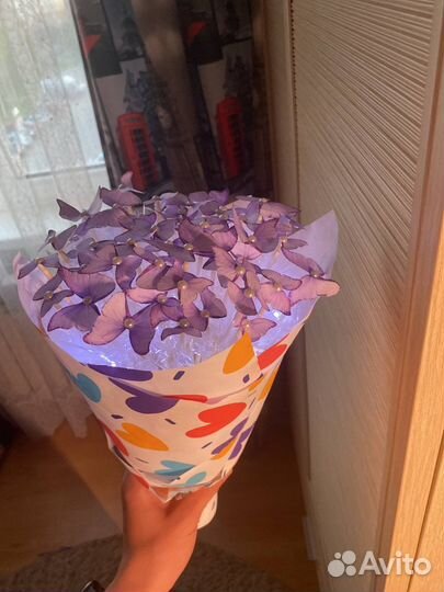 Букетик из бабочек 51 бабочка,с гирляндой