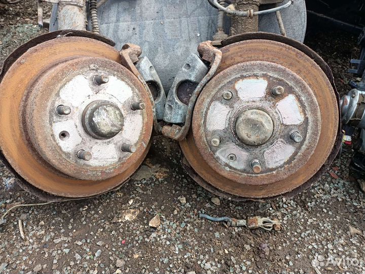 Кулак задний Дэу Леганза 2 0