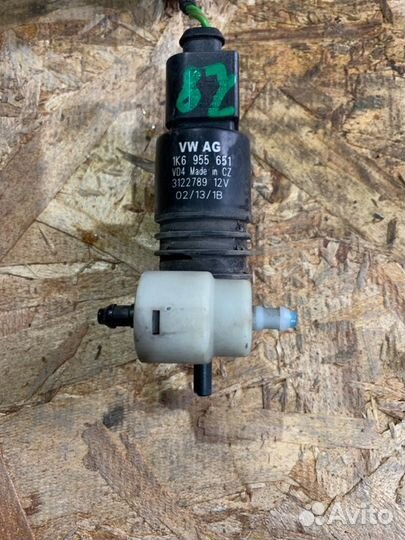 Насос омывателя стекла Volkswagen Passat B7