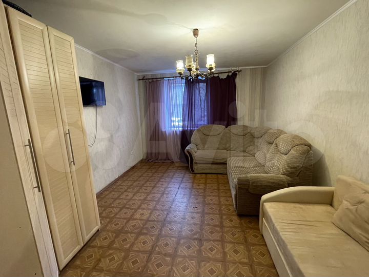 2-к. квартира, 50 м², 1/9 эт.