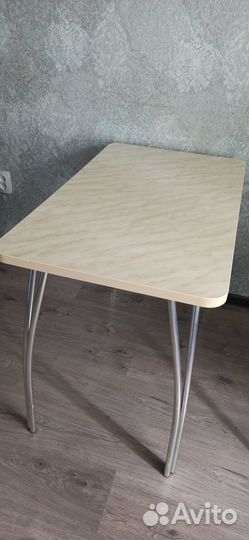 Кухонный стол