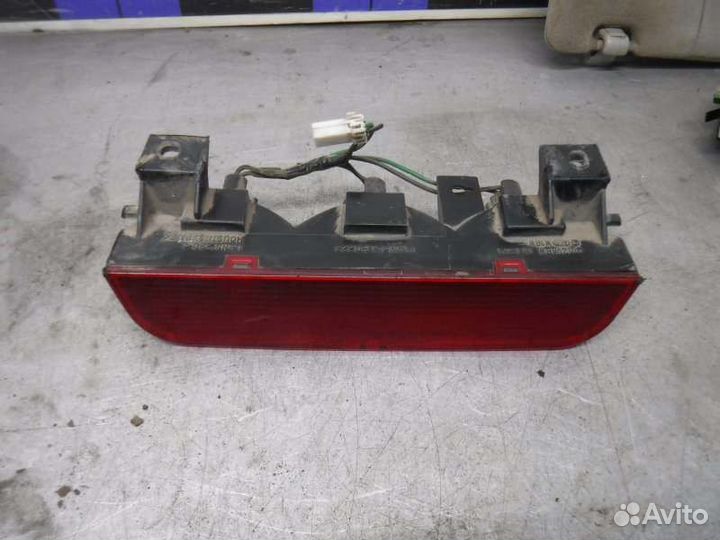 Фонарь задний (стоп сигнал) Mitsubishi Pajero 3