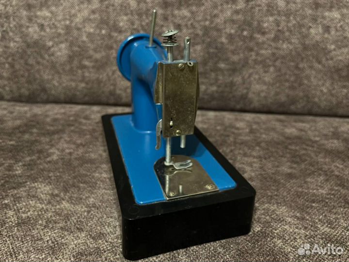 Детская швейная машина СССР