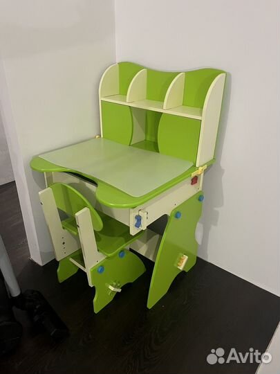 Детский стол и стул