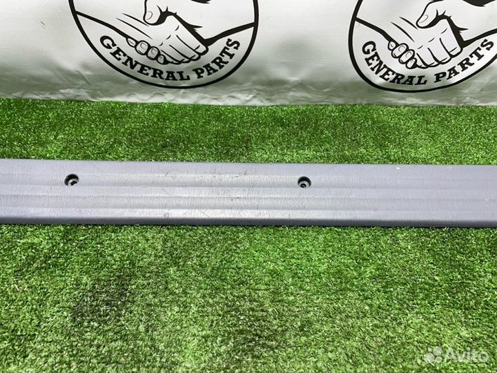 Накладка замка багажника Toyota Land Cruiser Prado