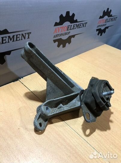 Кронштейн двигателя K4M Nissan Almera G15