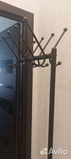 Вешалка для одежды напольная металлическая